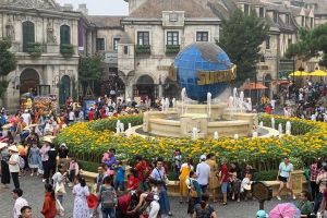 Golden Bridge trip and buffet lunch in the Bana Hills in Da Nang city