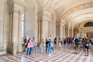 Louvre Museum Must-Sees: Semi-Private Guided Tour