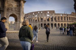 Rome: Colosseum, Roman Forum, Palatine Hill Small Group Tour