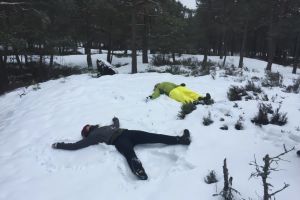 Stockholm: Magical Winter Hiking Tour with Campfire