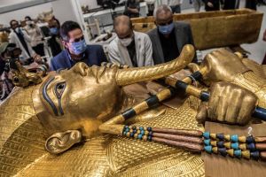 Giza Pyramids & Sphinx Tour