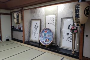 Sumo Practice Viewing Guided Tour and Photo with Sumo Wrestlers