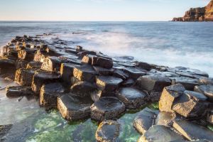 Belfast City Walking Tour & Giant's Causeway Day Tour from Dublin