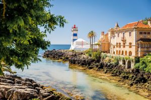 Lisbon Super Saver: 2-Day Sintra, Cascais, Fatima, Nazare and Obidos Small-Group Day Trips