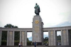 Berlin WWII & Cold War Private Tour