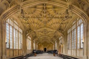 London to Oxford Day Tour with Christ Church and Bodleian