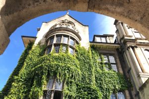 Private Oxford Walking Tour with University Alumni Guide