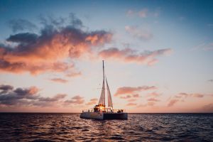 Aruba Sunset Cruise and Seaside Dinner