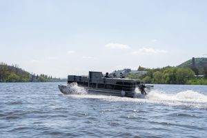 VIP Prague YachtBoat PONTOON Experience: All-You-Can-Drink