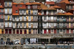 Douro River Walking Tour in Porto and Gaia