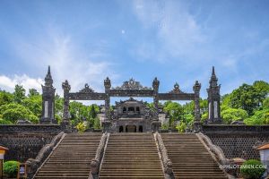 Hai Van Pass and Hue City Sites Deluxe Small Group Tour