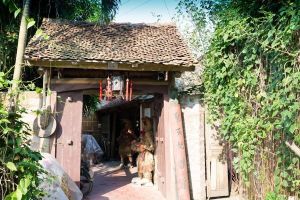 Duong Lam Historical Village Private Day Tour