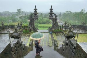Besakih Temple Guided Tour with Lunch