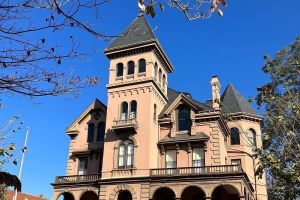 Memphis Discovery Tour with Riverboat Cruise