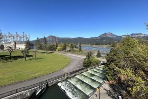 Columbia River Gorge Waterfalls & Wine Tour