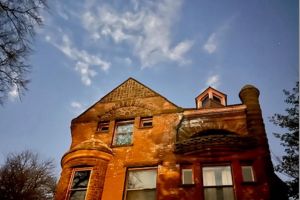 Eerie Old Louisville Photo Tour