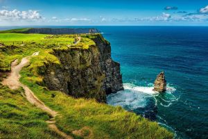 Full Day Private Tour to The Cliffs of Moher, Bunratty Castle 