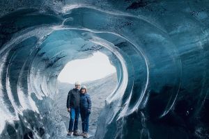 Reykjavík: 2-Day Overnight Trip South Coast Minibus Tour