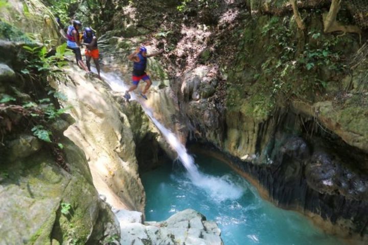 Damajagua: Waterfalls with Lunch Buffet image