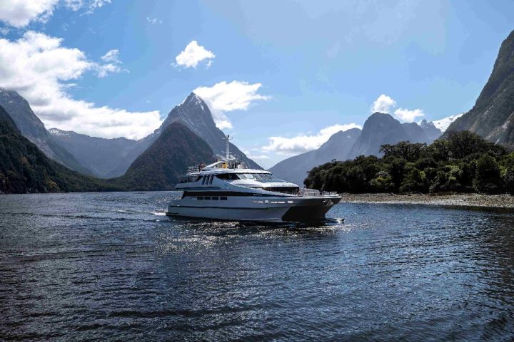 Milford Sound Early Afternoon Cruise Adventure image