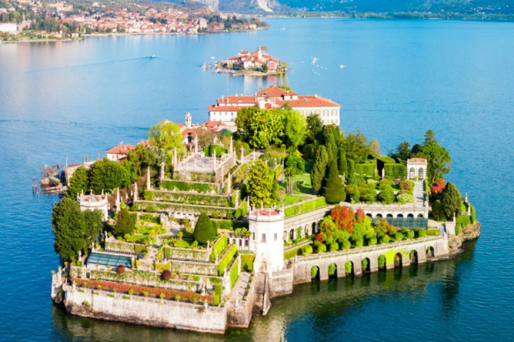 Stresa and the Borromean Islands: Private Tour from Como image