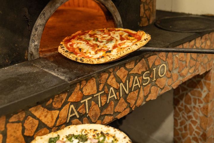 Naples Pizza & Drinks Tour: A Slice of Naples image