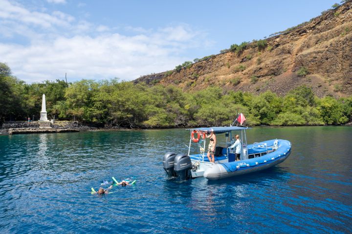 Captain Cook Kona Snorkeling Tour in Kealakekua Bay image