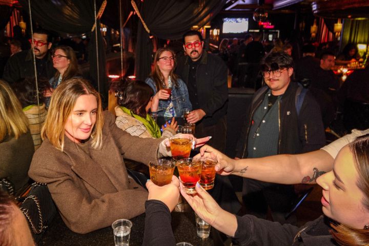 Hollywood Cocktails & True Crime Tour image