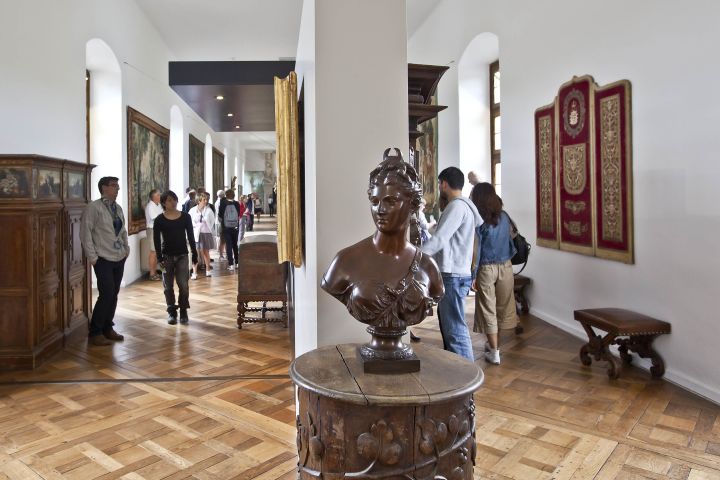 Loire Valley Castles private day tour from Paris by train image