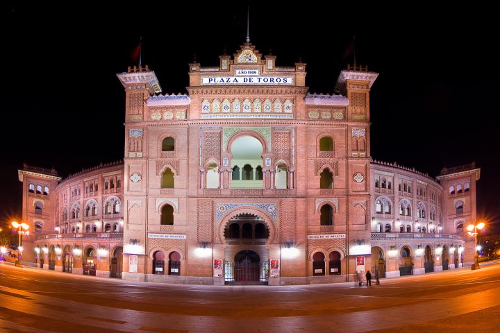 Madrid by Evening: 2hr Panoramic Live Guided Tour on Open-Top Bus image