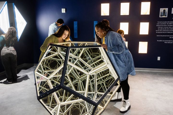 Museum of Illusions Pittsburgh image