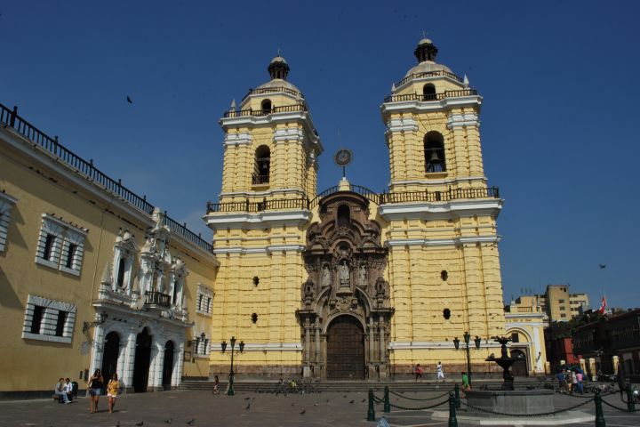 Lima Churches and Balconies Half-Day Tour image