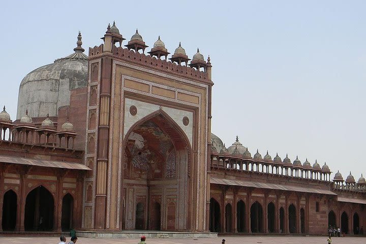 Private Transfer from Agra to Jaipur with Fatehpur Sikri Visit image