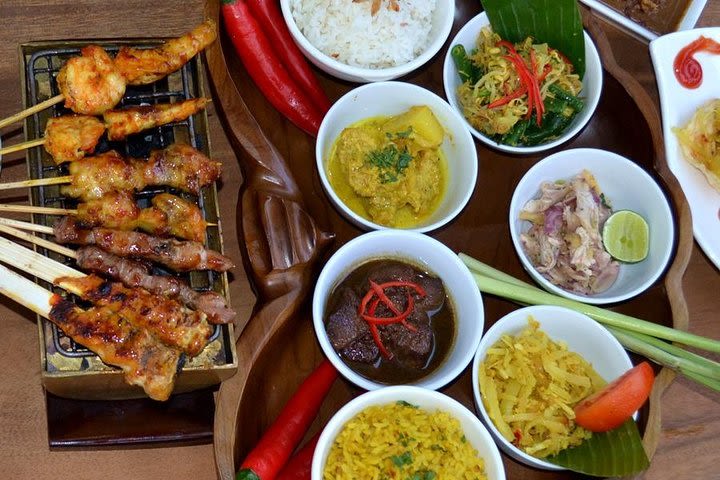 Mix Satay in Kuta with 60 Minutes Traditional Body Massage image