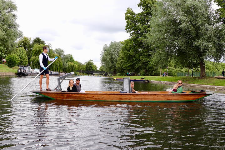 Distanced Shared Punt Tour image