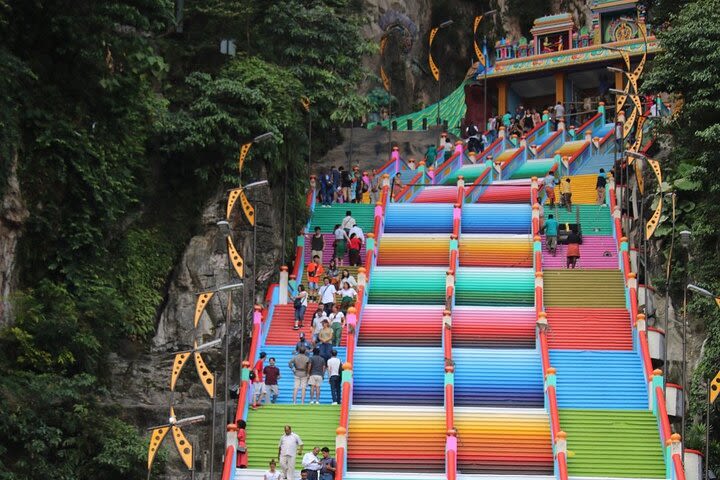 Batu Caves and Kuala Lumpur Countryside Tour image