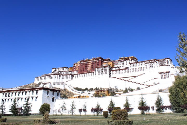 Group 3-Night Holy City Lhasa Tour image