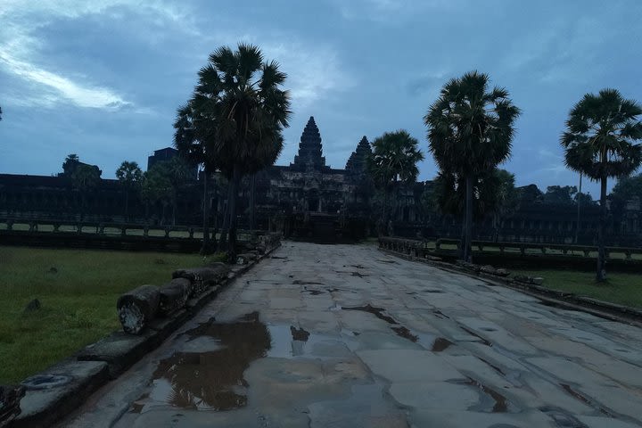 Angkor Wat Tuk Tuk Tour image