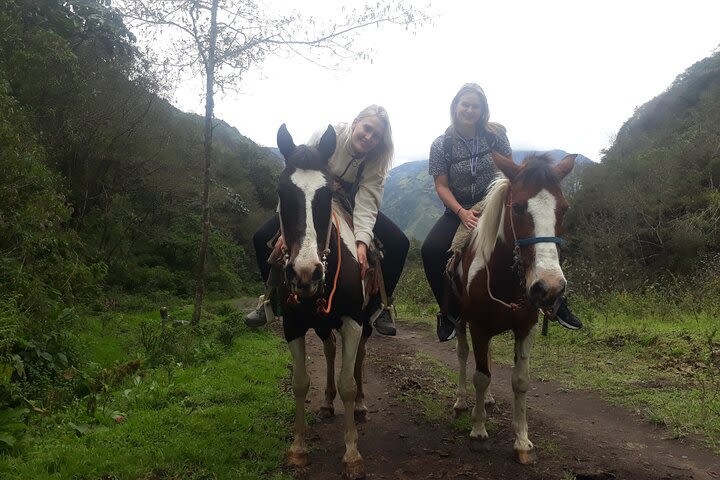 3 Hours Small-Group Horseback Riding Experience in Baños image