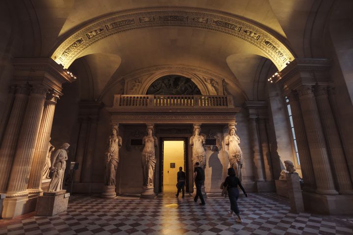 Closing Time At The Louvre: The Mona Lisa At Her Most Peaceful image