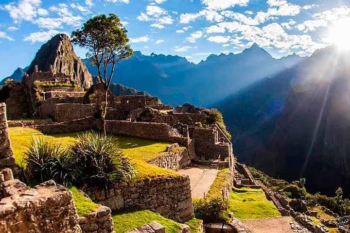 Private Sacred Valley and Machu Picchu 2-Day Tour image