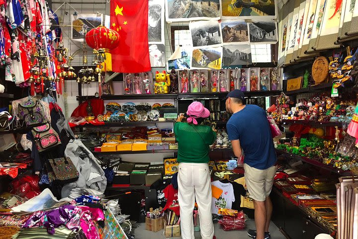 4-Hour Private Shanghai Shopping Tour image