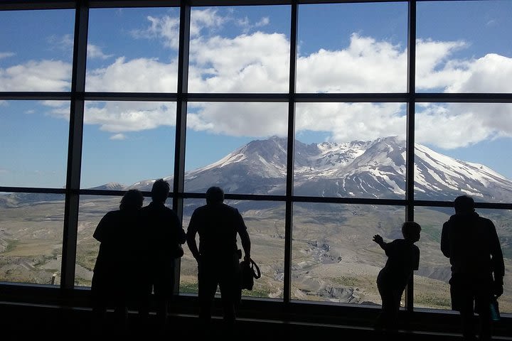 Private Mount Saint Helens Monument Day Trip image