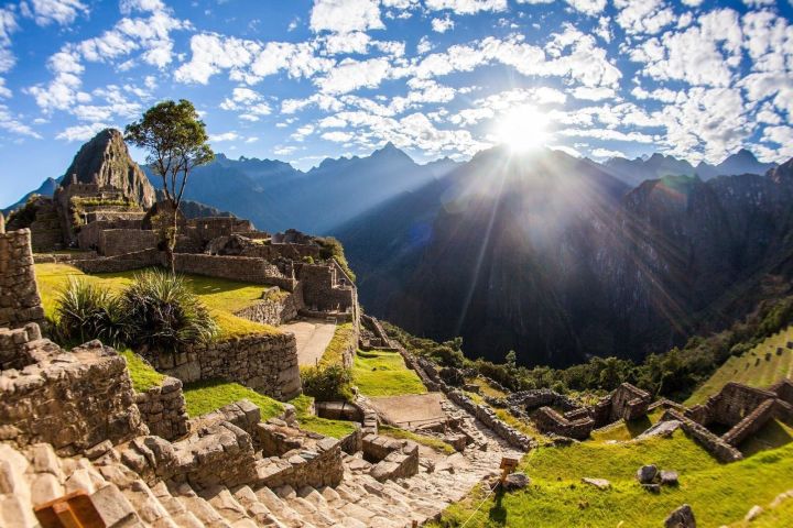 7-Day Lima and Cusco Tour with Sunrise at Machu Picchu image