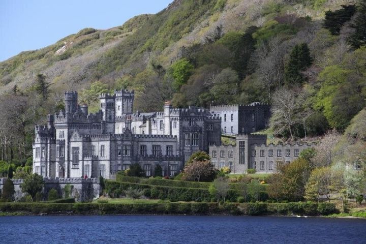 Connemara & Kylemore Abbey Guided Tour image