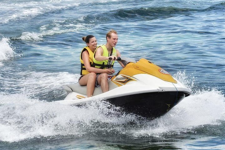 Marine adventure sports you should try in Bali image