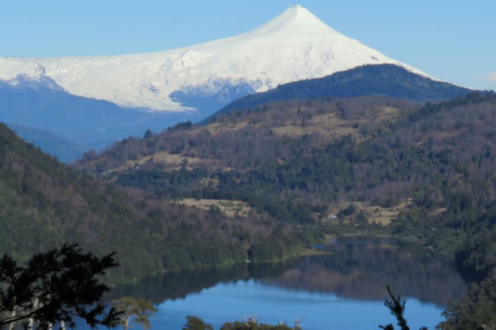 Trekking Huerquehue image