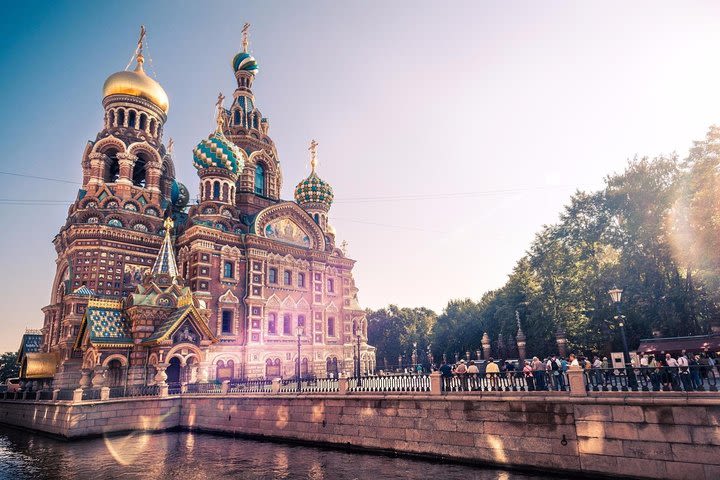 1-Day Visa-Free GROUP Tour in St Petersburg with Hermitage and Peterhof image