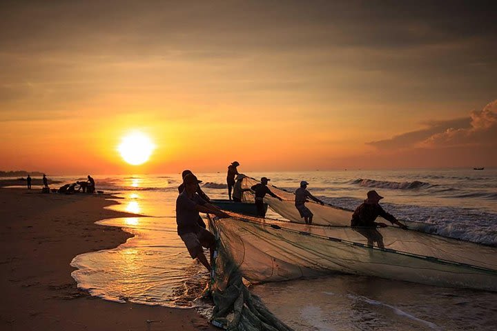 Mui Ne Beach All Inclusive 2-Day Tour - Watching Sunrise from Sand Dunes image