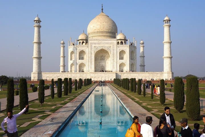 Private Full-Day Taj Mahal and Agra Fort Tour by Car from Jaipur image